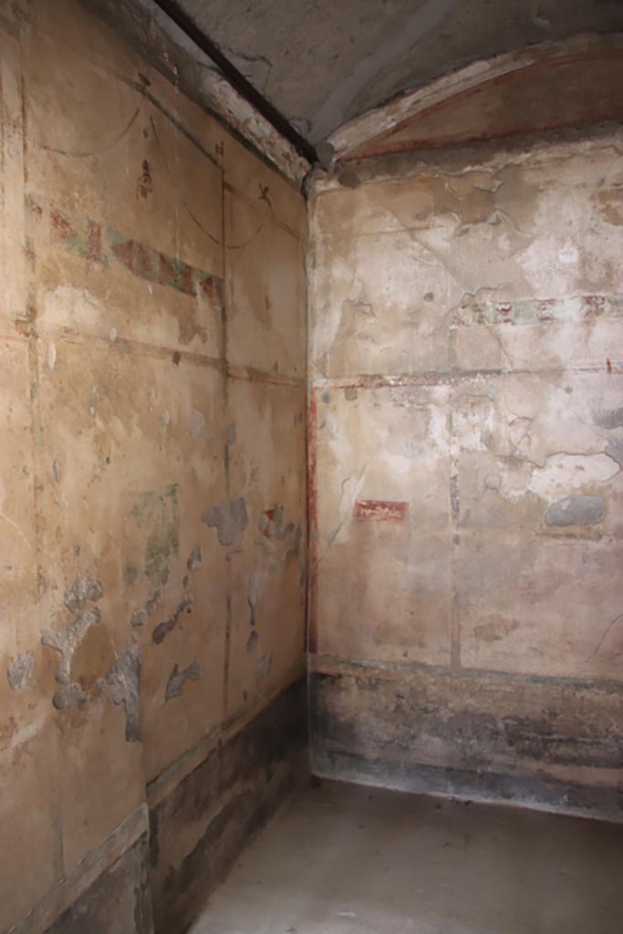V.4.a Pompeii. October 2023.
Room ‘c’, looking towards south-west corner. Photo courtesy of Klaus Heese.