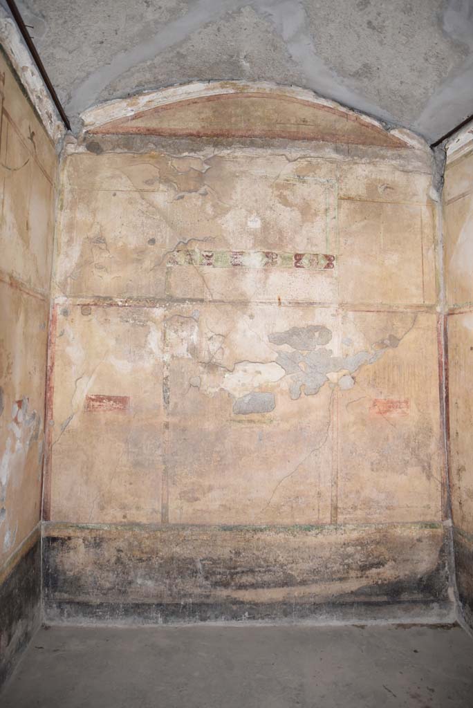 V.4.a Pompeii. March 2018. Room ‘c’, looking towards west wall.
Foto Annette Haug, ERC Grant 681269 DÉCOR.