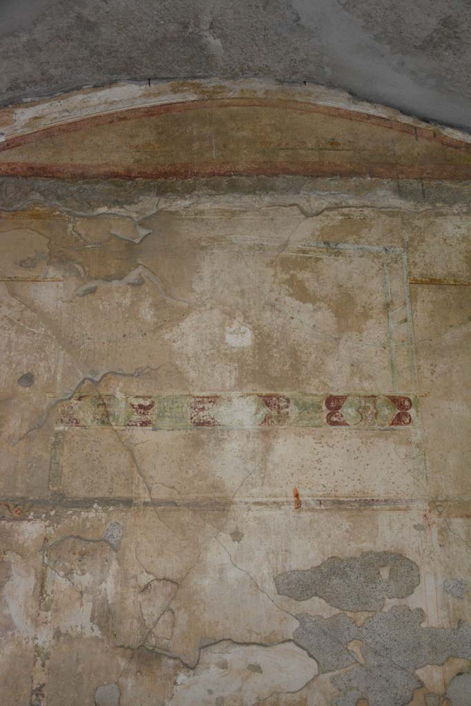 V.4.a Pompeii. March 2018. Room ‘c’, detail of upper west wall in centre.
Foto Annette Haug, ERC Grant 681269 DÉCOR.