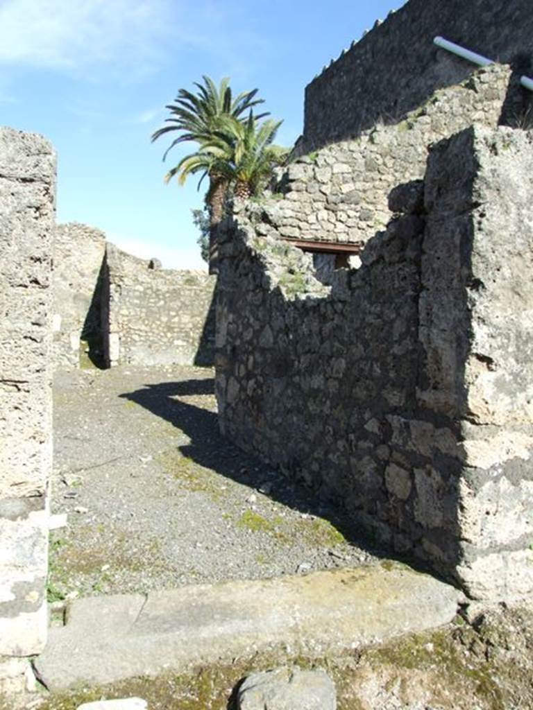 V.4.b Pompeii. March 2009. Entrance