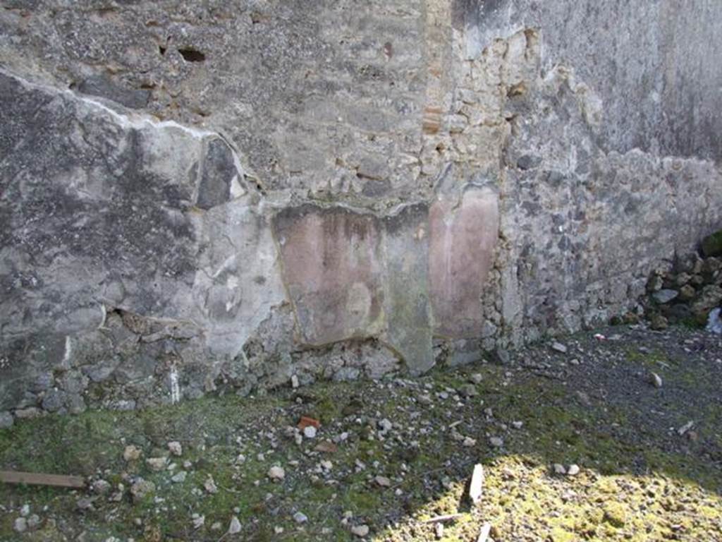 V.4.b Pompeii. March 2009. South wall of both the site of Tablinum, and wall of atrium. Painted plaster from site of Tablinum?