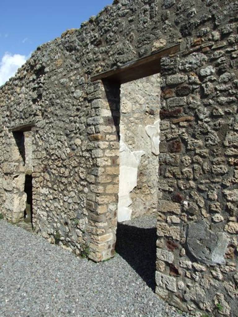 V.5.3 Pompeii. March 2009. Room 2 on south east side of peristyle.