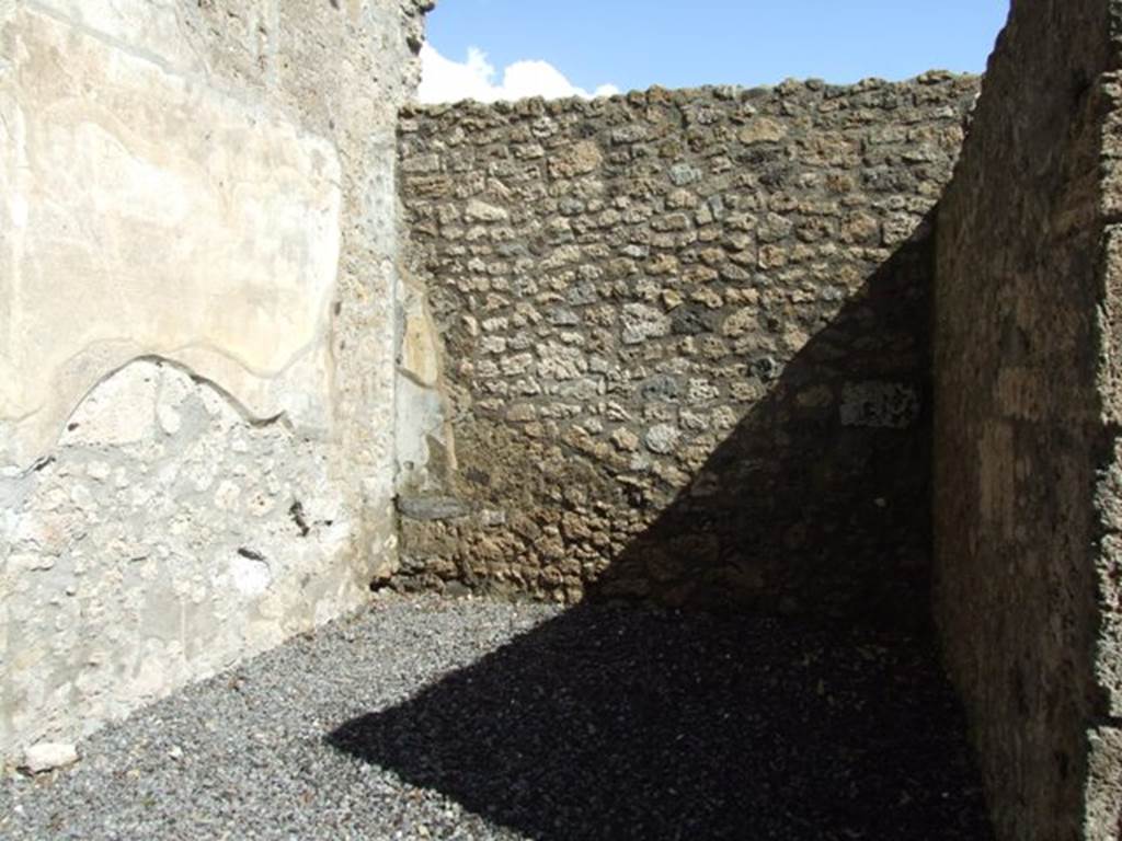 V.5.3 Pompeii. March 2009. Room 5. Ala on east side of peristyle.