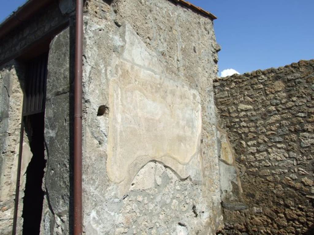 V.5.3 Pompeii. March 2009. Room 5. North wall of Ala on east side of peristyle.