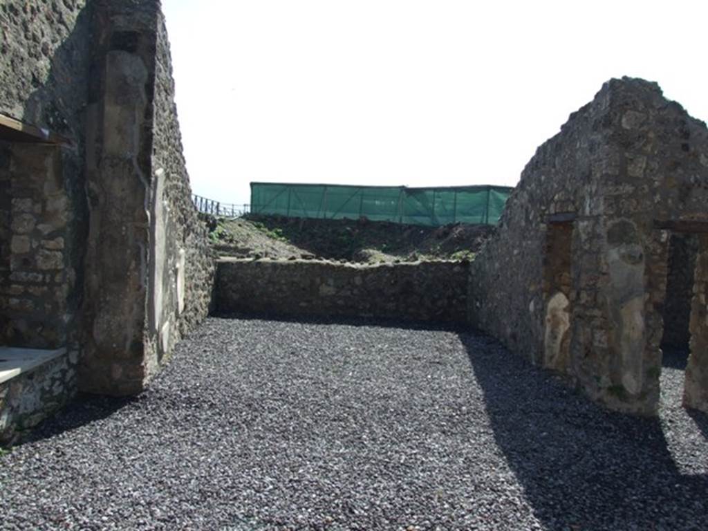 V.5.3 Pompeii. March 2009. Room 8 at south end of east peristyle.