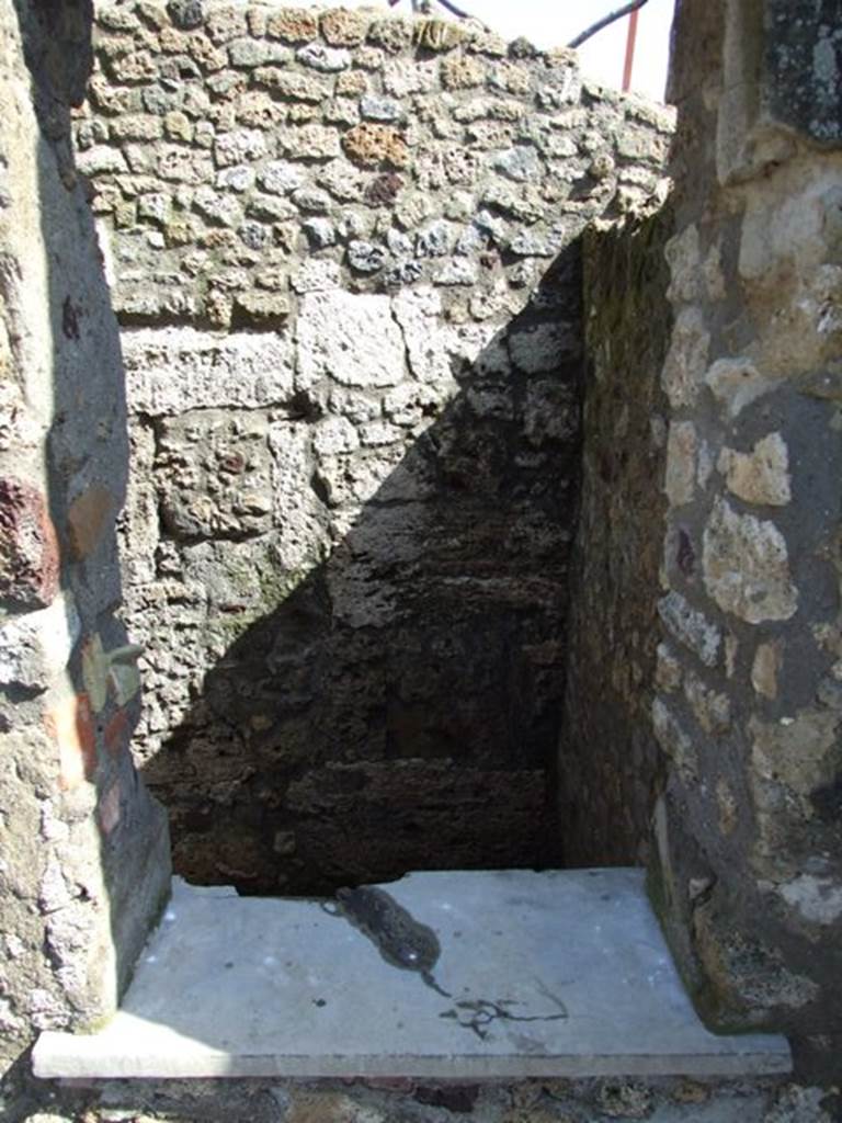 V.5.3 Pompeii. March 2009. Doorway to room 9 in south-east corner.