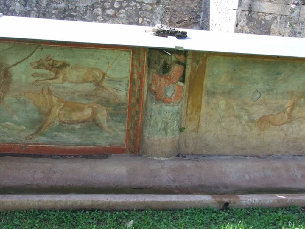V.5.3 Pompeii. March 2009. Room 7, peristyle. Animal paintings - west side of peristyle.