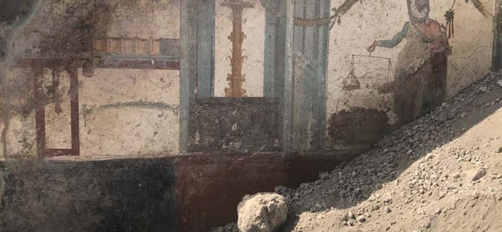 V.6.12 Pompeii. August 2018. Detail of north wall of fauces during excavation.
Particolare della parete nord di fauces durante lo scavo.
Photograph © Parco Archeologico di Pompei.