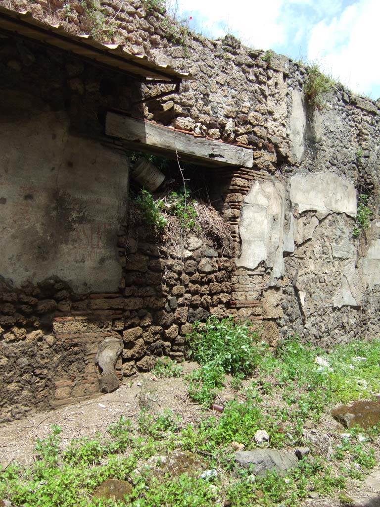 V.7.6 Pompeii. May 2006. Entrance doorway.