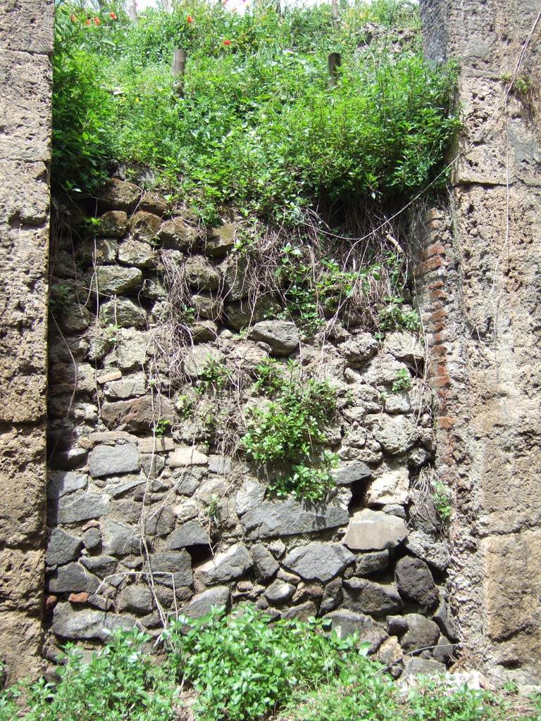 V.7.7 Pompeii. May 2006. Entrance doorway.