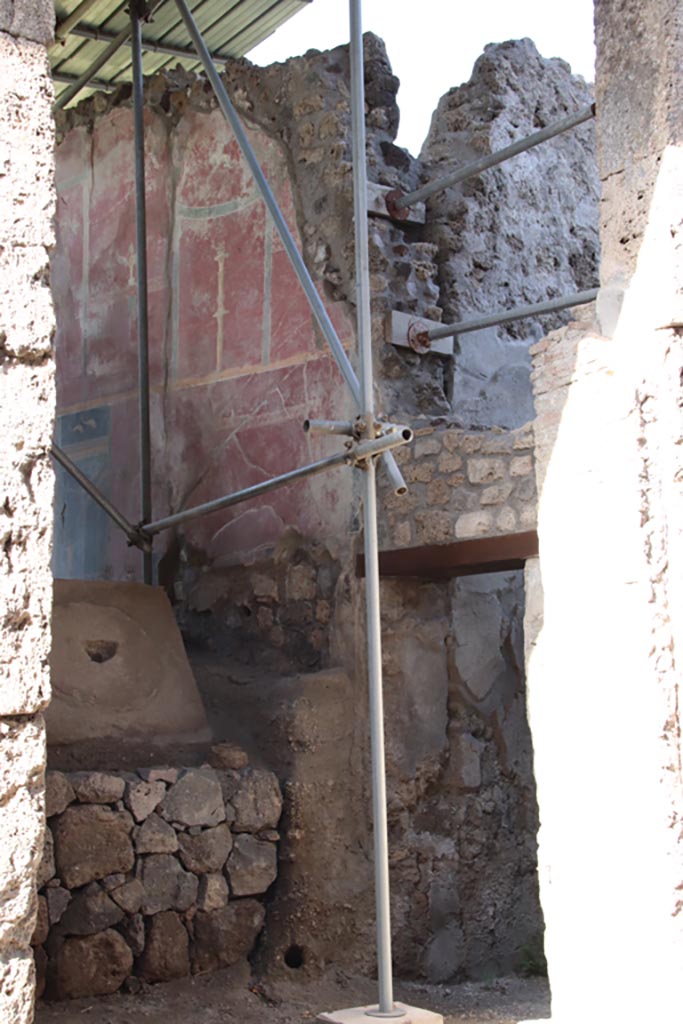 V.7.7 Pompeii. October 2023.
Looking towards east wall from entrance doorway. Photo courtesy of Klaus Heese.