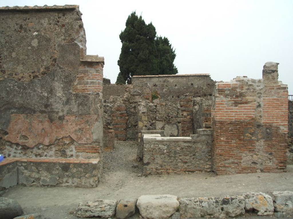 VI.1.2 Pompeii. May 2005. Entrance.