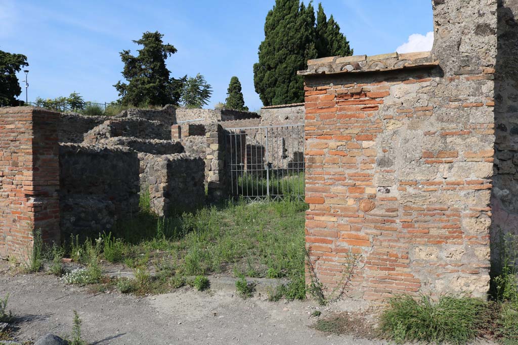 VI.1.4 Pompeii. December 2018. Looking north-east from entrance on Via Consolare. Photo courtesy of Aude Durand.
