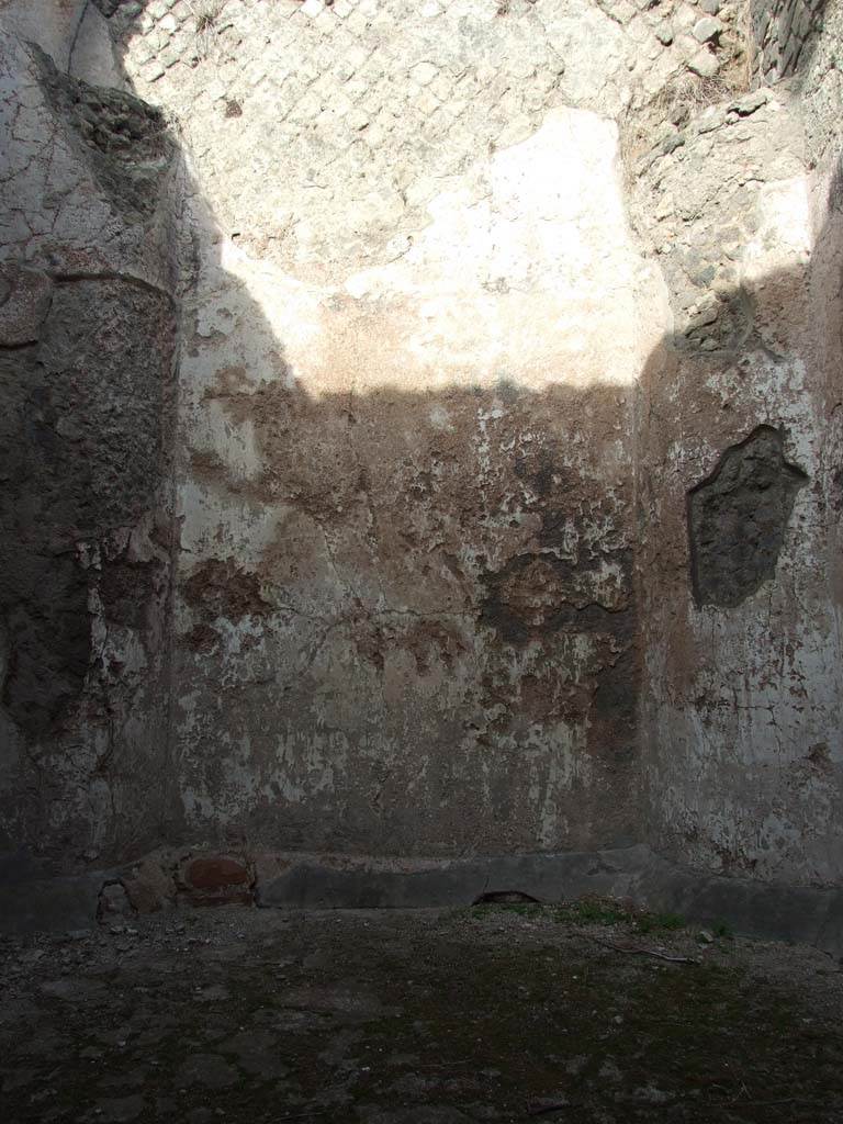 VI.1.7 Pompeii. December 2007. Room 14, north wall.