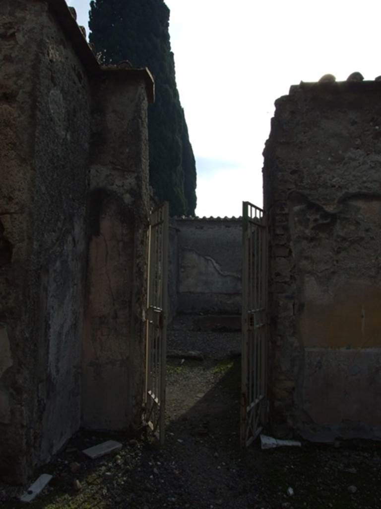 VI.1.7 Pompeii. December 2007. Looking south from room 30 atrium, into corridor and room 36.