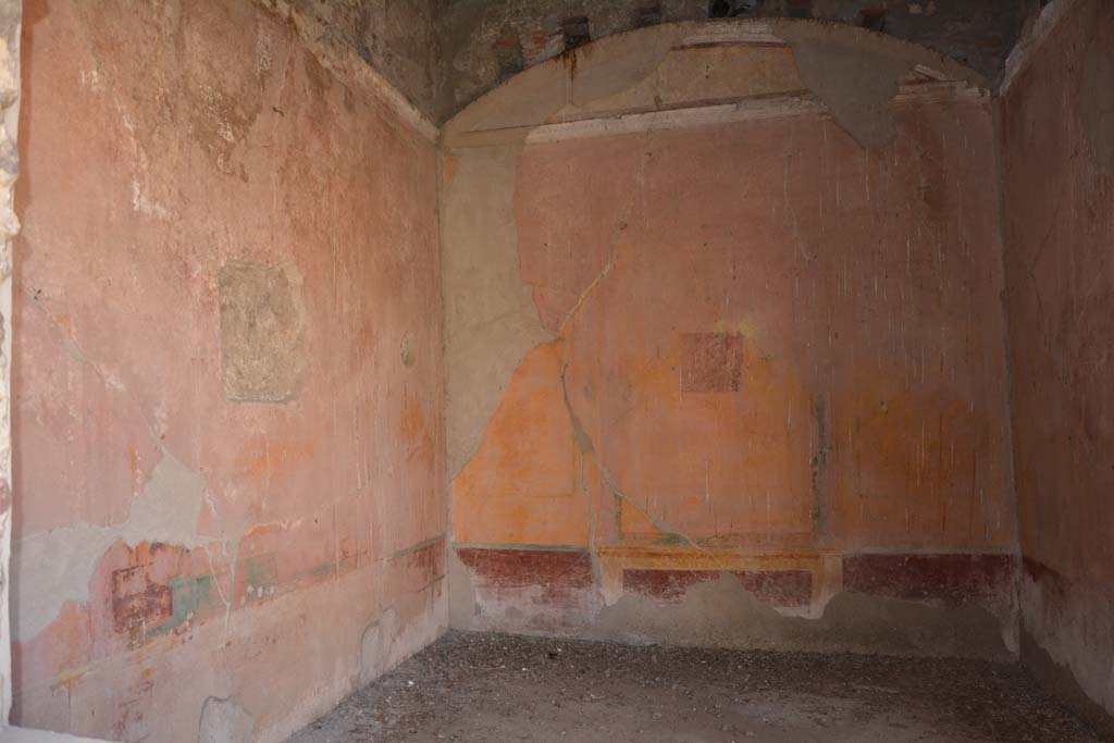 VI.1.10 Pompeii. September 2019. Room 9, looking towards east wall, on left, south-east corner, and south wall.
Foto Annette Haug, ERC Grant 681269 DÉCOR.