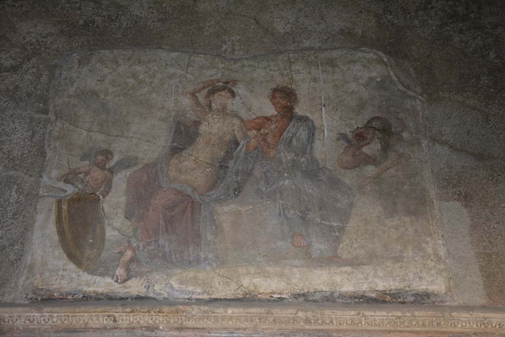 VI.2.4 Pompeii. December 2017.
Painting of Ares and Aphrodite/Mars and Venus, from south wall of cubiculum in the south-west corner of small garden.
Foto Annette Haug, ERC Grant 681269 DÉCOR.