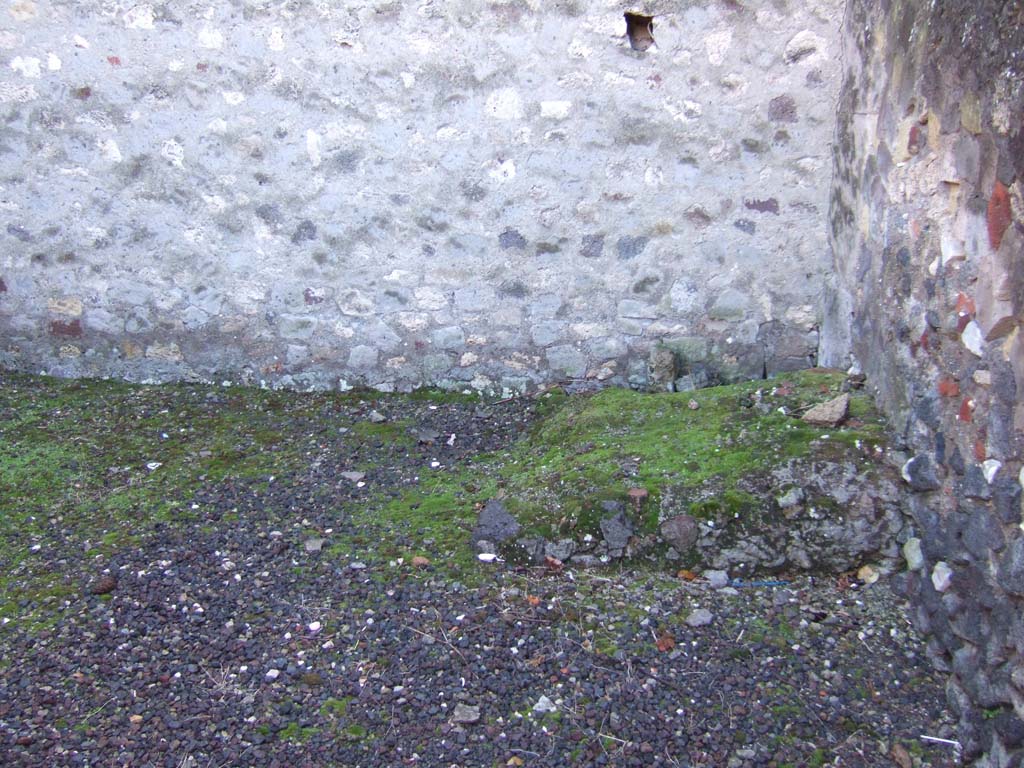 VI.2.6 Pompeii. December 2005. Looking south into room on left of entrance.