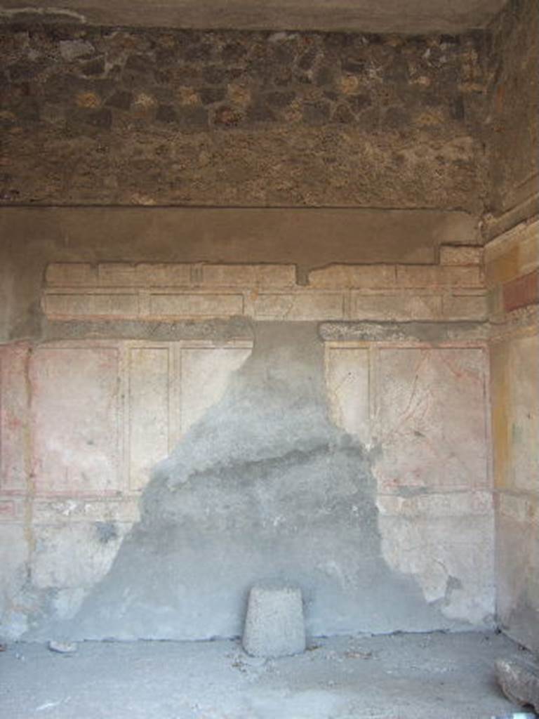 VI.2.13 Pompeii. September 2005. East wall of tablinum.
