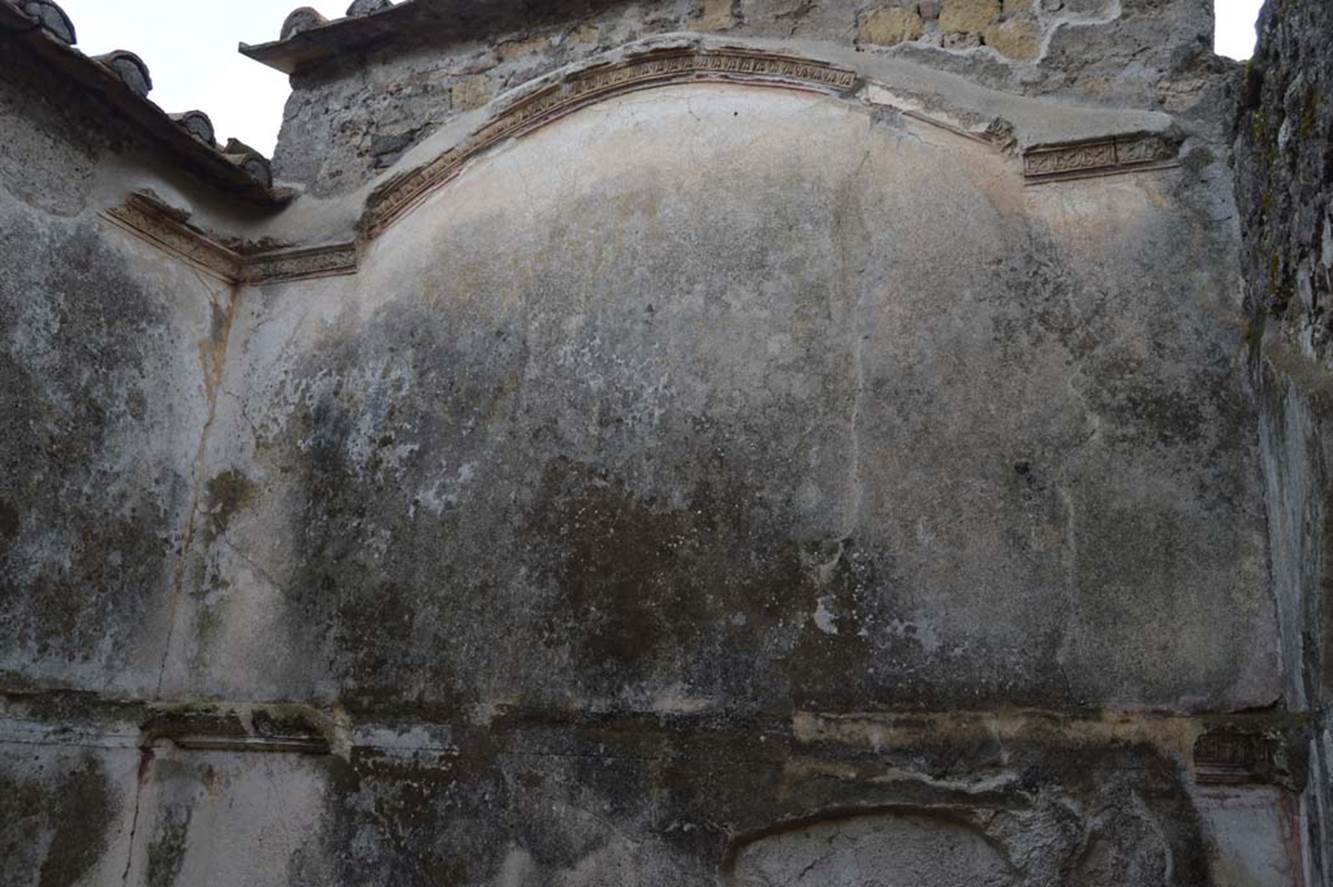 VI.2.25 Pompeii. March 2018. Vaulted wall with painted decoration and stucco in cubiculum
Foto Taylor Lauritsen, ERC Grant 681269 D�COR.

