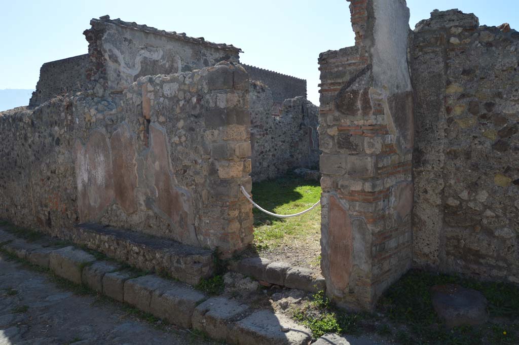 VI.2.29 Pompeii. October 2017. Looking west towards entrance doorway.
Foto Taylor Lauritsen, ERC Grant 681269 DÉCOR.