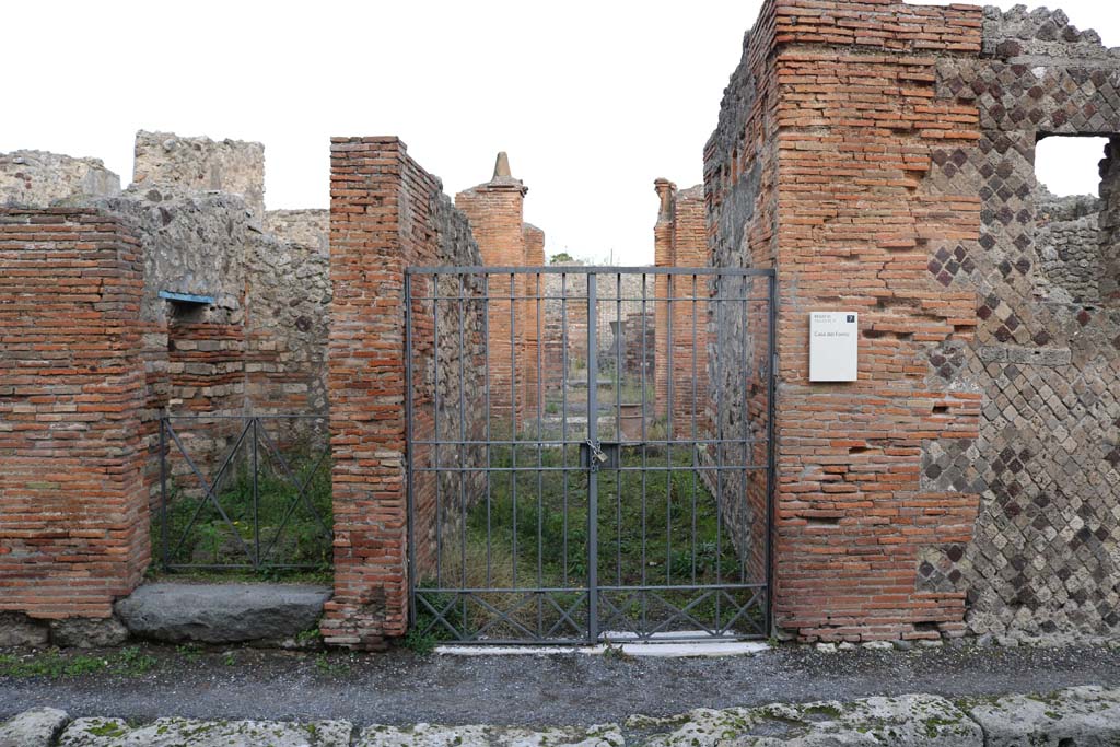 VI.3.2 Pompeii, on left. December 2018.
Looking east to entrances on Via Consolare, with VI.3.3, on right. Photo courtesy of Aude Durand.