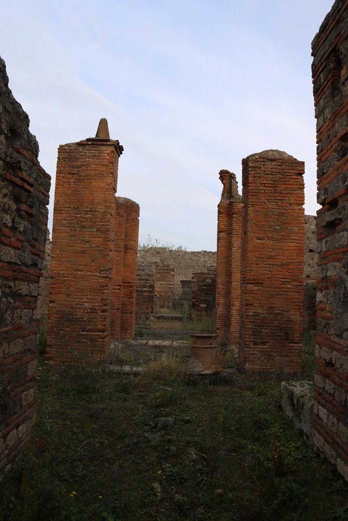 VI.3.3 Pompeii. December 2018.
Room 1, atrium, looking east towards impluvium. Photo courtesy of Aude Durand.