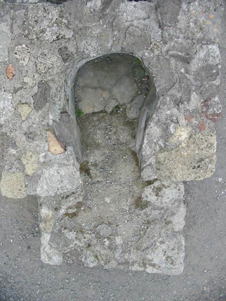 VI.3.20 Pompeii. May 2003. Looking down onto hearth from above.
Photo courtesy of Nicolas Monteix.