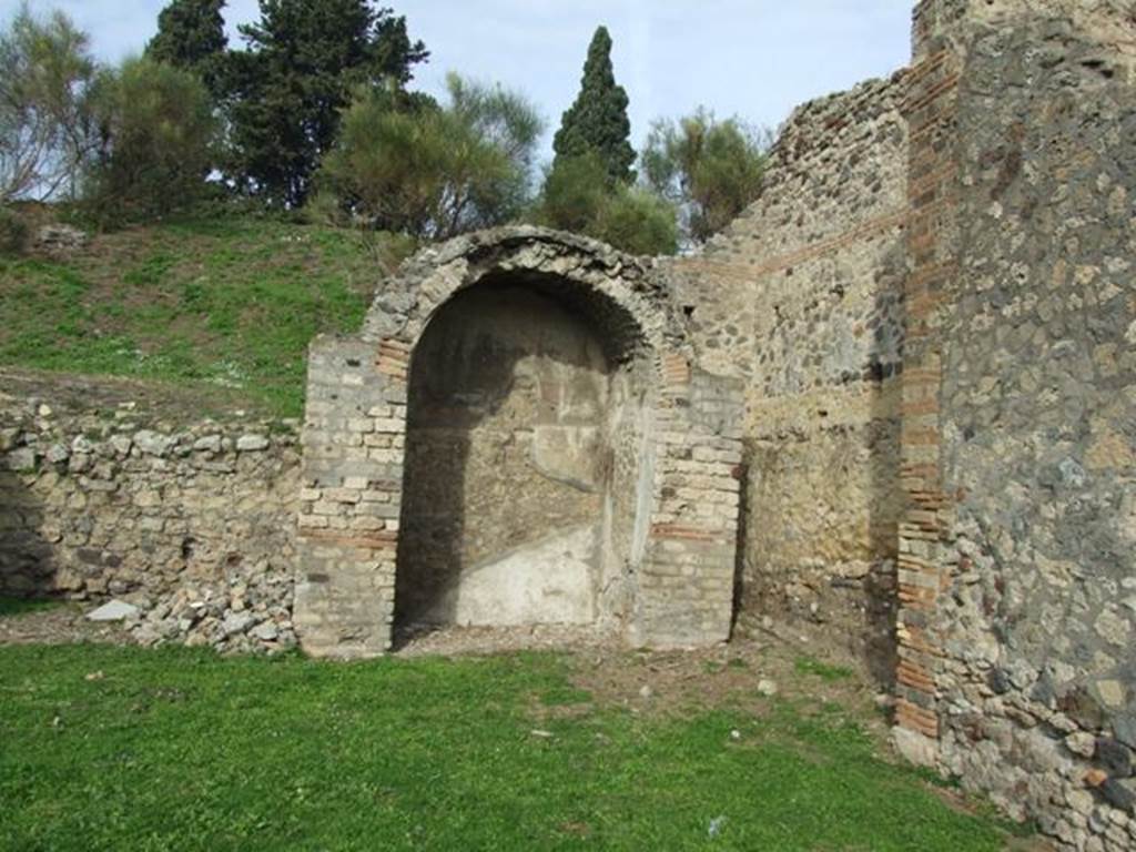 VI.5.3 Pompeii. December 2007. Room 9, north-east corner of garden area.