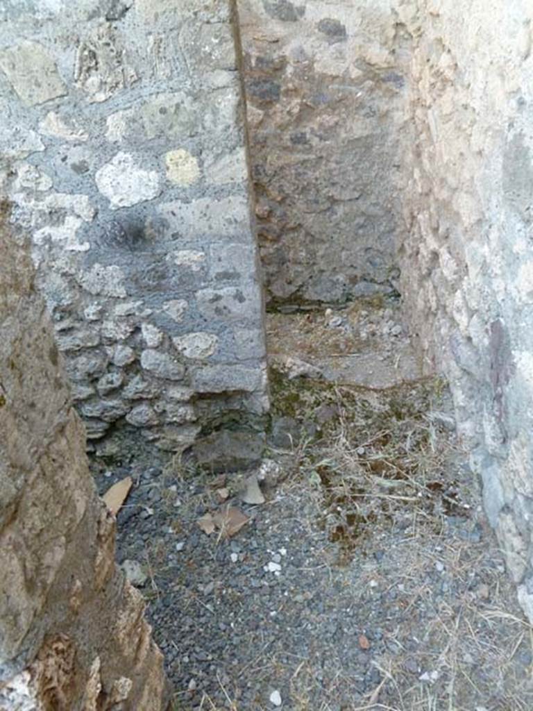 VI.5.9 Pompeii. May 2011.
Looking west from inside area in room with stairs in south-east corner of atrium.
