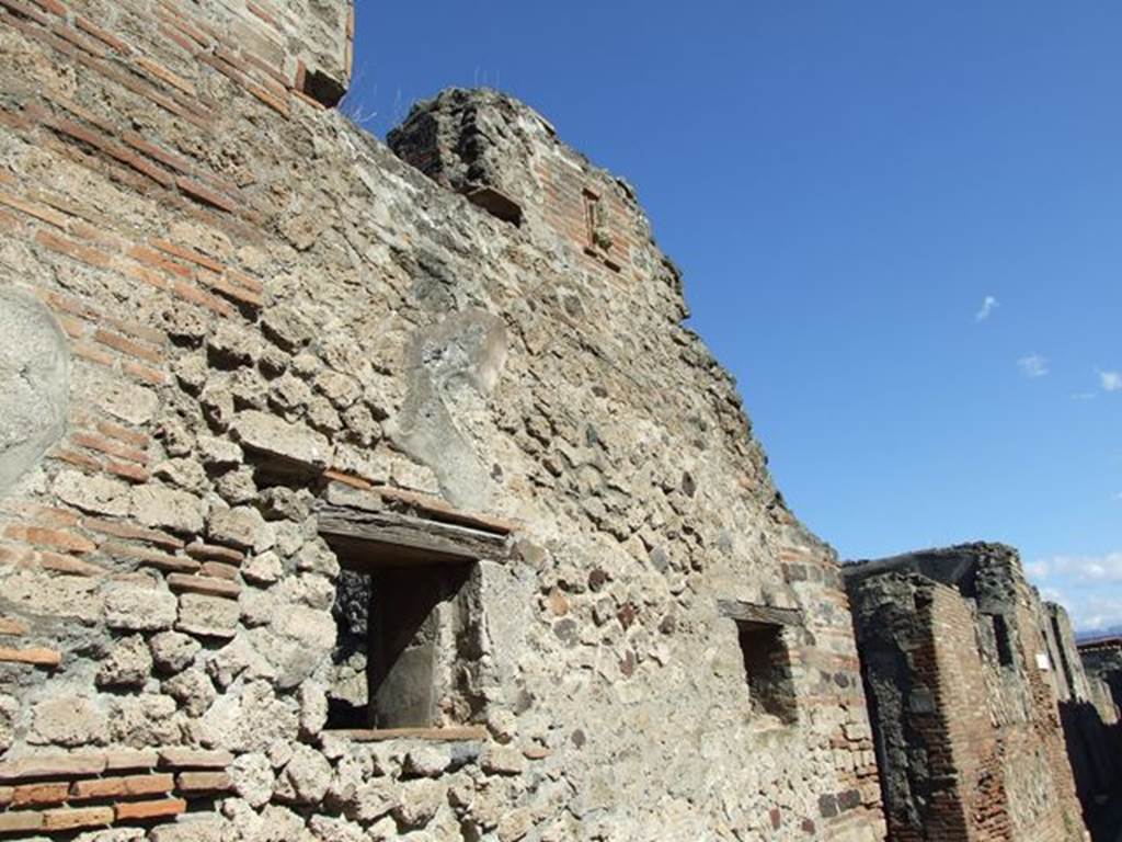 VI.5.16 Pompeii. March 2009. Front of house with plaque at upper floor level.