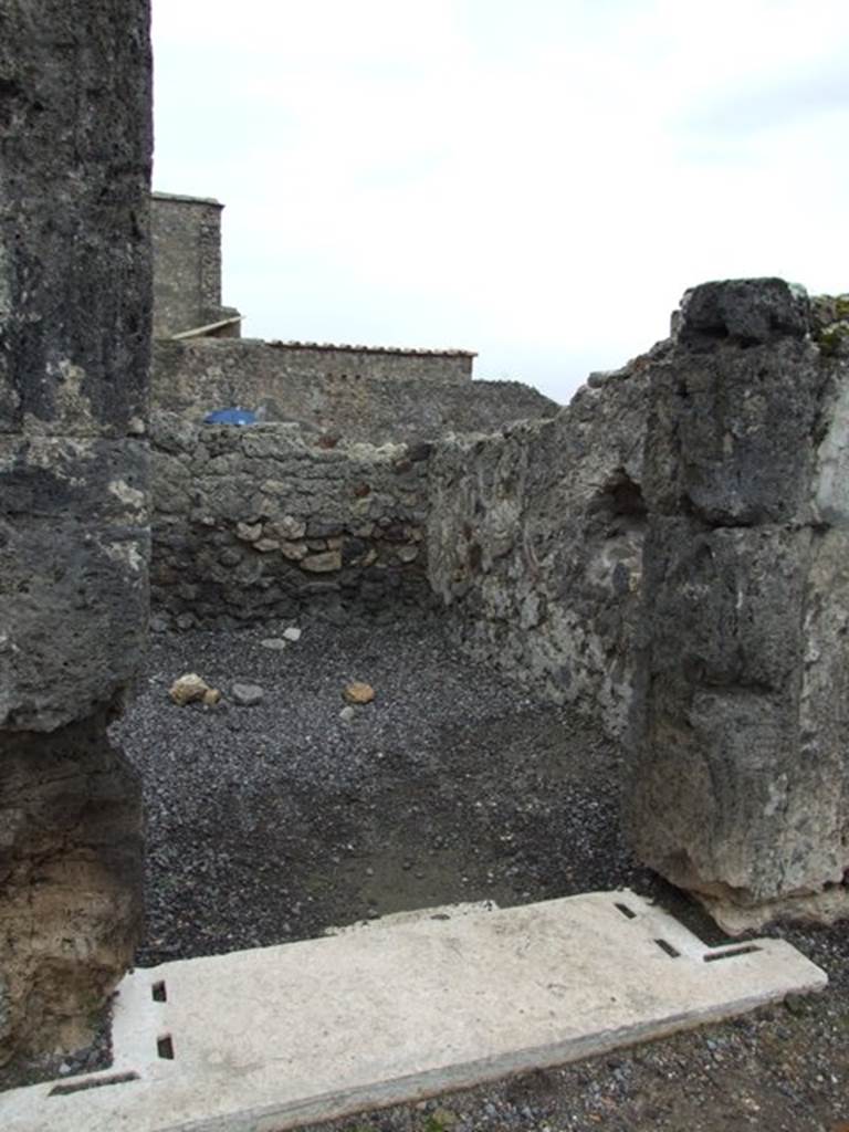 VI.6.1 Pompeii. December 2007. Doorway to room 10, cubiculum on east side of atrium.