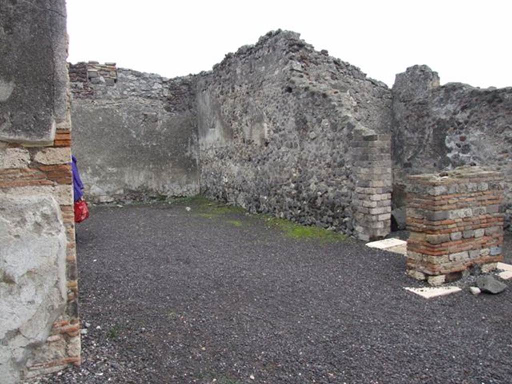 VI.6.1 House of Pansa. December 2007. Room 21 on east side of peristyle.