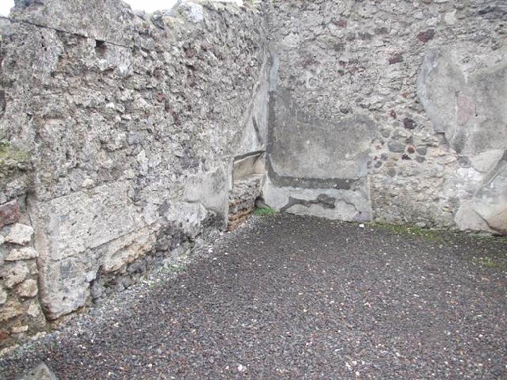 VI.6.1 House of Pansa. December 2007. Room 25 on south side of peristyle.