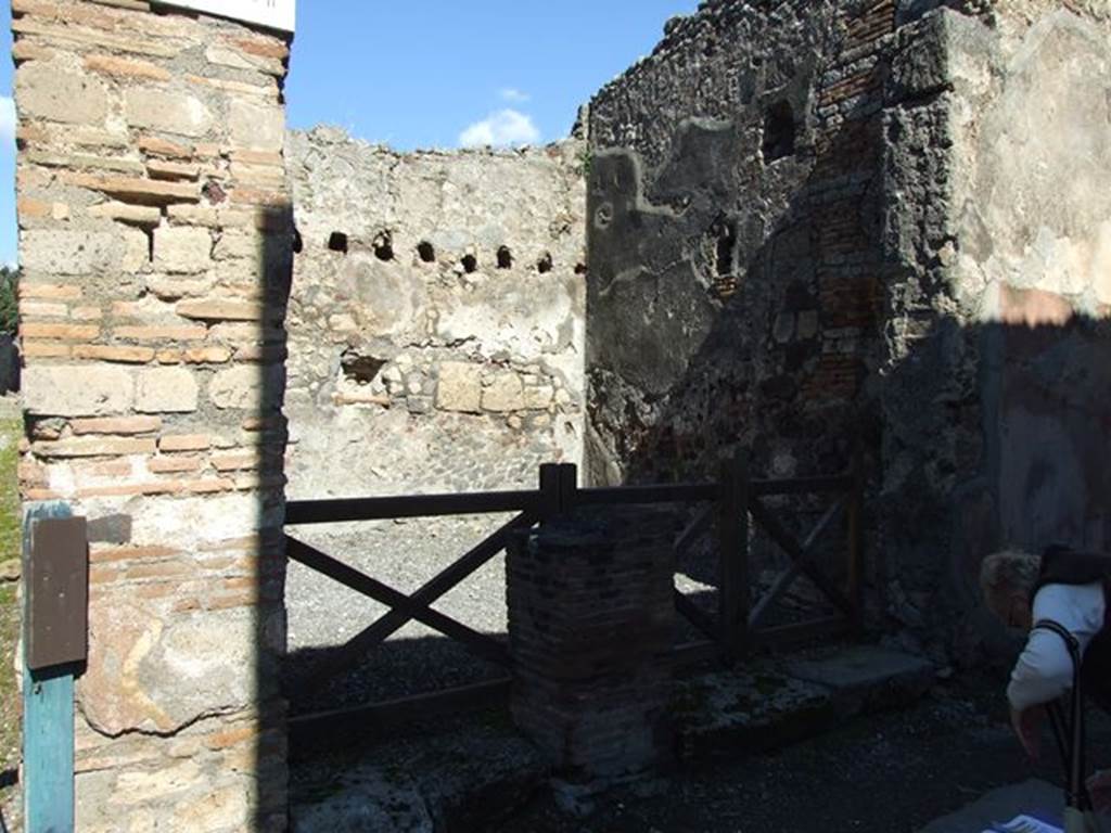 VI.7.5 Pompeii. March 2009. VI.7.4 and VI.7.5 entrances.