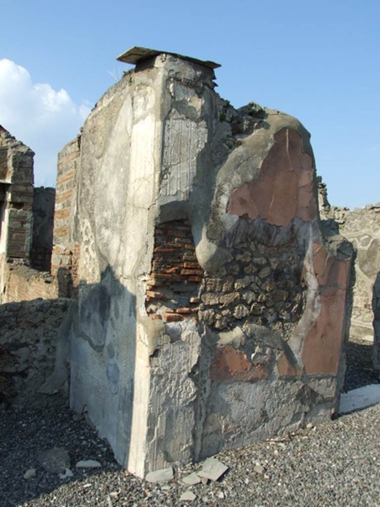 VI.7.6 Pompeii. March 2009. Room 9. Tablinum. East wall of Tablinum, and north wall of atrium.