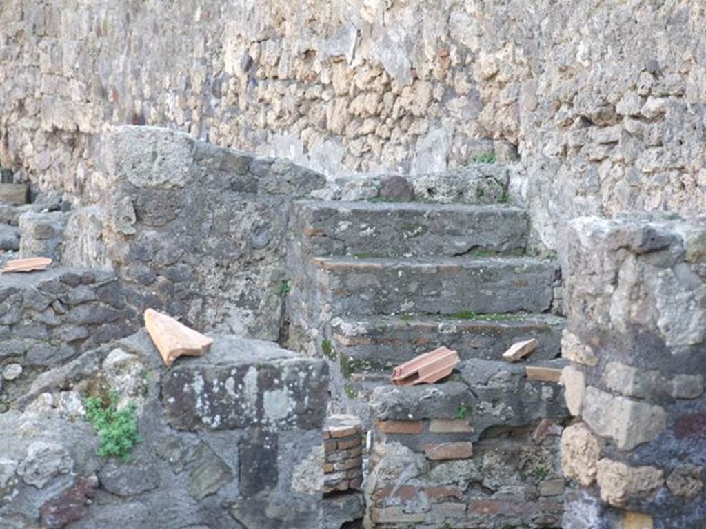 VI.7.7 Pompeii. March 2009. Staircase against the west wall of the South Portico. Looking south.