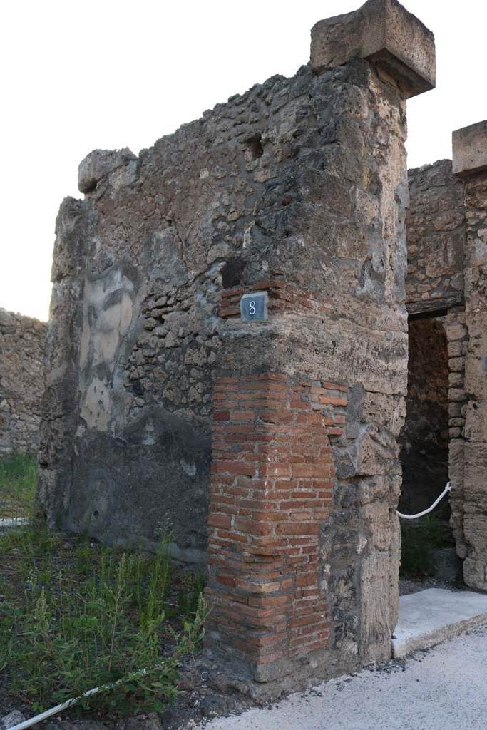 VI.7.8 Pompeii. December 2018.
Looking towards north wall and pilaster at north end of shop. Photo courtesy of Aude Durand.