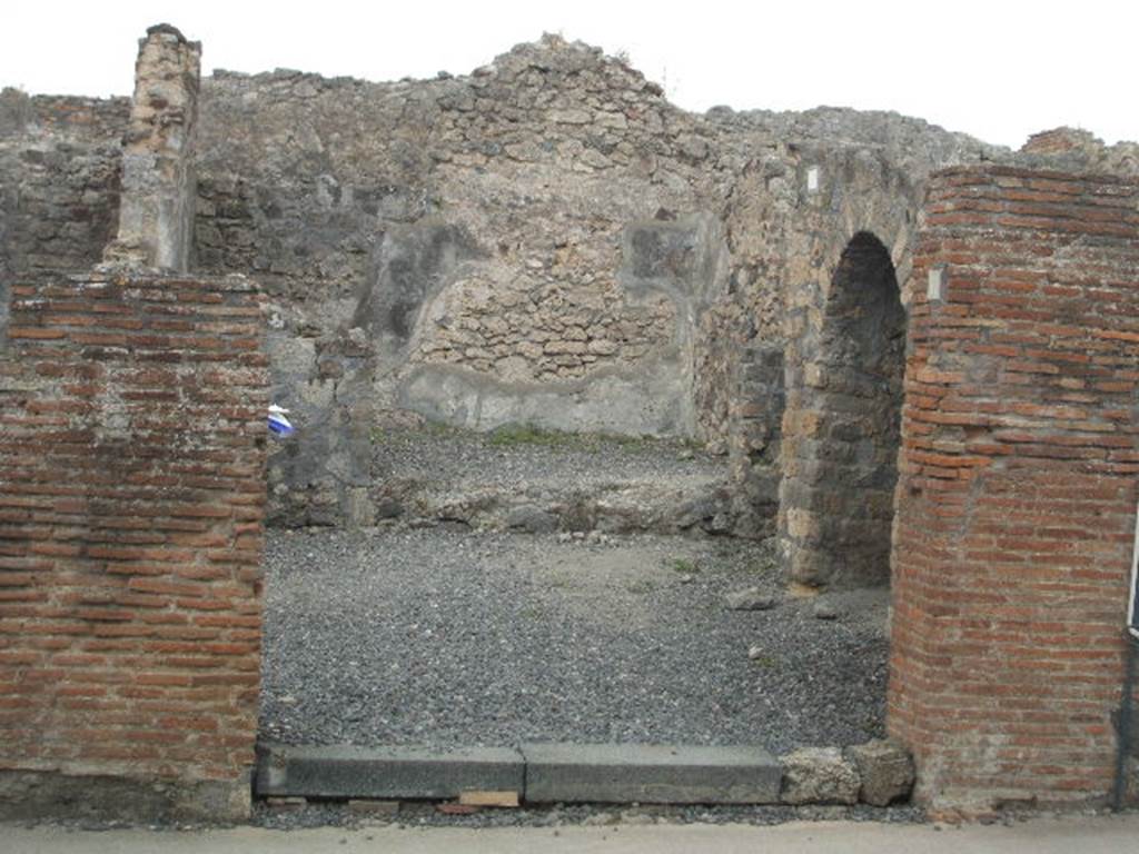 VI.7.11 Pompeii. May 2005. Entrance.