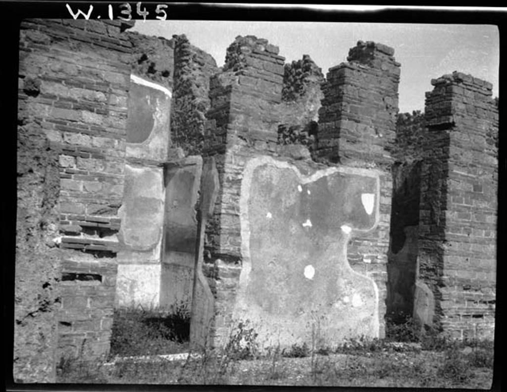 230792 Bestand-D-DAI-ROM-W.1345.jpg
VI.7.19 Pompeii. W.1345. Doorways to rooms on north side of atrium.
Photo by Tatiana Warscher. With kind permission of DAI Rome, whose copyright it remains.
See http://arachne.uni-koeln.de/item/marbilderbestand/230792
