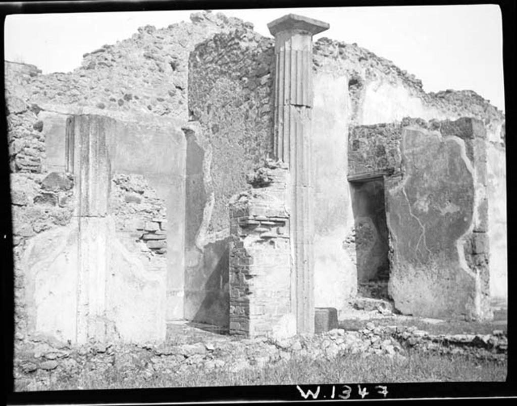 230613 Bestand-D-DAI-ROM-W.1347.jpg
VI.7.19 Pompeii. Looking north-east from peristyle towards rooms on north side, and small doorway with steps to upper floor.
Photo by Tatiana Warscher. With kind permission of DAI Rome, whose copyright it remains.
See http://arachne.uni-koeln.de/item/marbilderbestand/230613