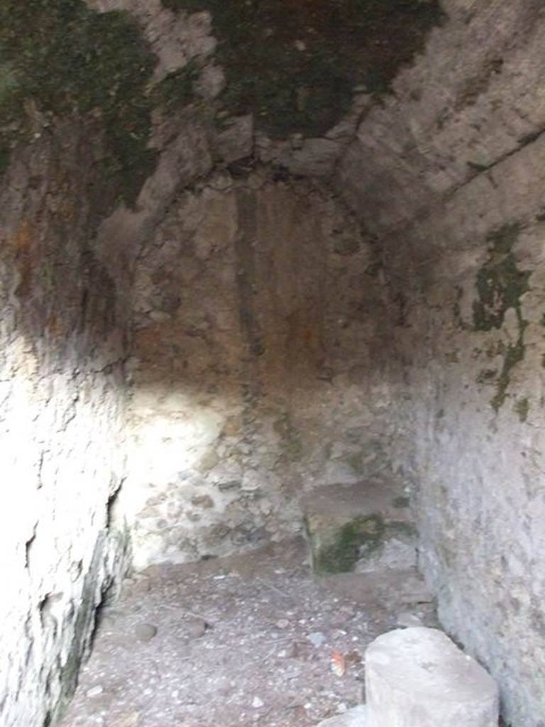 VI.7.20 Pompeii. December 2006. Latrine at end of Corridor.