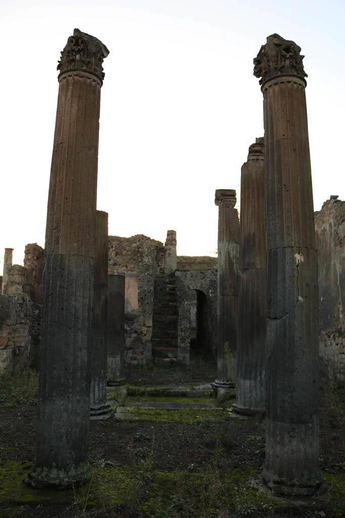VI.7.21 Pompeii. December 2018.
Looking west from entrance doorway. Photo courtesy of Aude Durand.