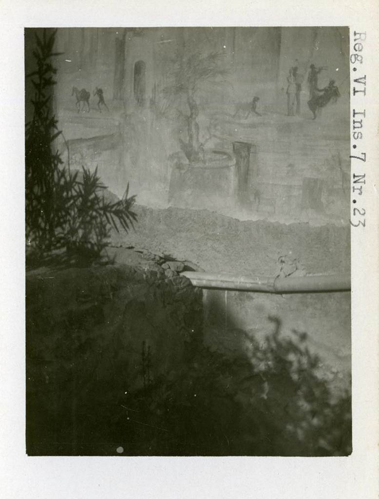 VI.7.23 Pompeii. Pre-1937-39. Detail from painted south wall of bedroom, with sacred tree, in centre.
Photo courtesy of American Academy in Rome, Photographic Archive. Warsher collection no. 1404.