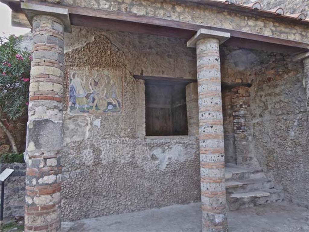 VI.7.23 Pompeii. October 2014. Looking west across the site of the summer triclinium to the window and doorway leading into the cubiculum/bedroom. Photo courtesy of Michael Binns.