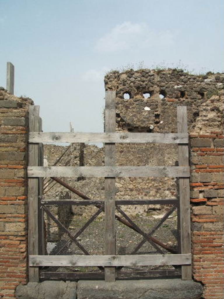 VI.8.2 Pompeii. Rear entrance of VI.8.20. May 2005. Entrance.