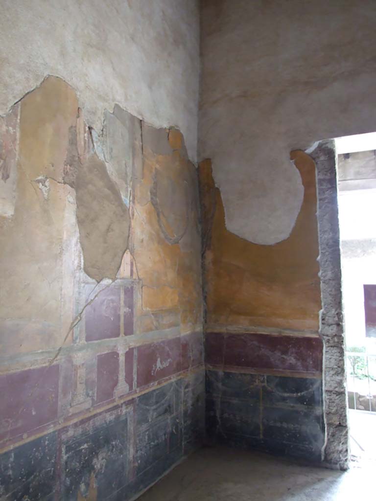 VI.8.3/5 Pompeii. March 2009. Room 12, south-west corner of dining room.