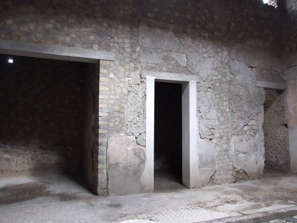 VI.8.5 Pompeii. March 2009.
Looking towards east side of atrium, towards room 4 ala, on left, room 3 cubiculum, in centre, and room 2 small room, on right.