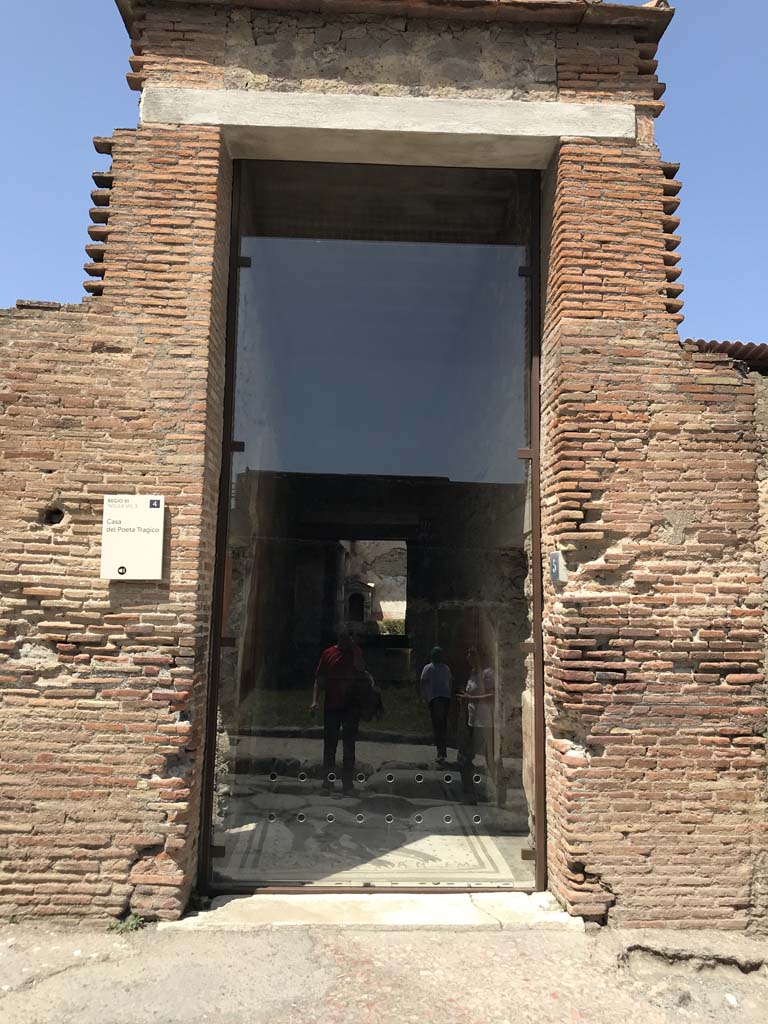 VI.8.5, Pompeii. April 2019. Looking north towards entrance doorway.
Photo courtesy of Rick Bauer.