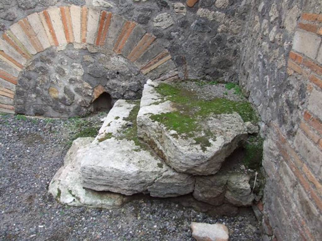 VI.8.11 Pompeii. December 2007. Remains of steps to upper floor in south-east corner of rear room. According to Eschebach, on the right would have been the base of the stairs to the upper floor with three steps remaining
See Eschebach, L., 1993. Gebäudeverzeichnis und Stadtplan der antiken Stadt Pompeji. Köln: Böhlau. (p.184)